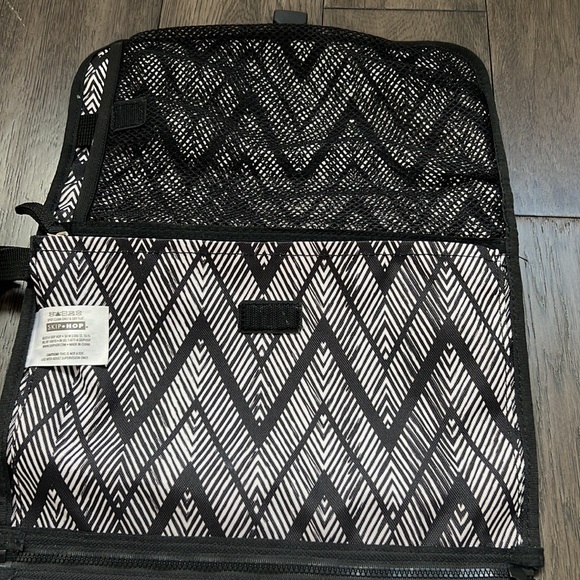 Skip hop diaper changing mat - Picture 7 of 15